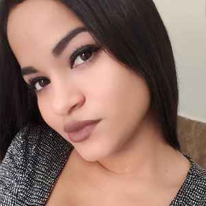 Meet your Posher, Claudia